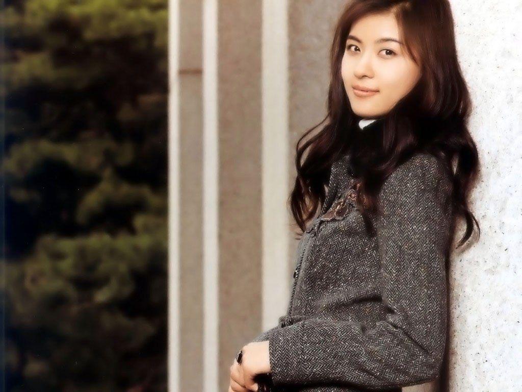 1024x768 Ji Won Ha