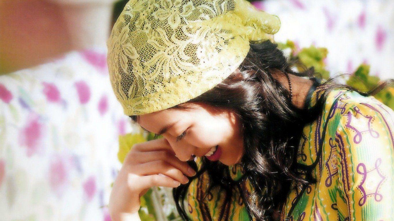 1366x768 Ha Ji Won Wallpaper And Background Imagex768