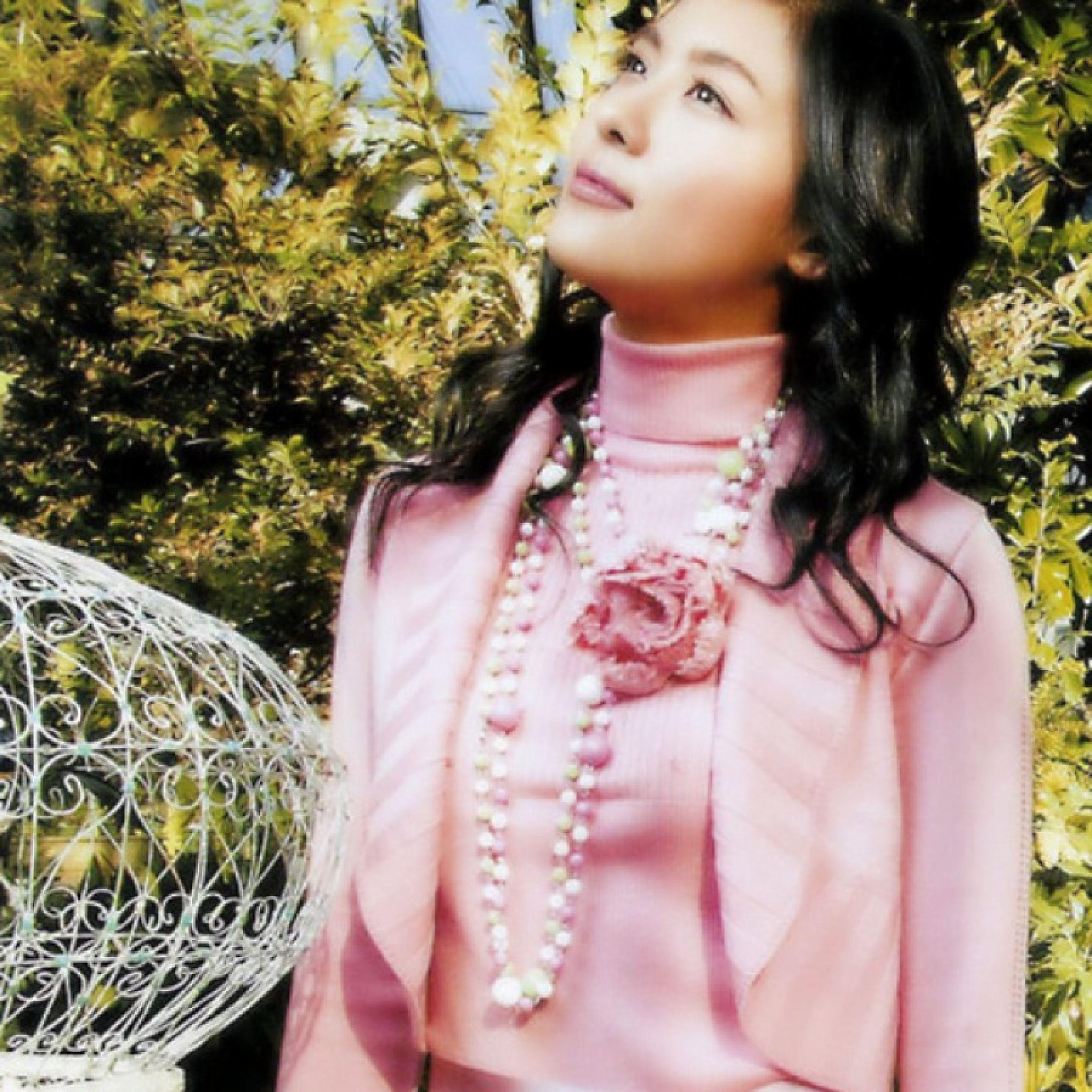 2932x2932 Ha Ji Won Suit Image iPad Pro Retina Display Wallpaper