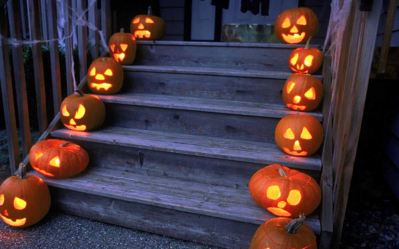 1280x800 Download wallpaper 1280x800 halloween, holiday, pumpkin, stairs