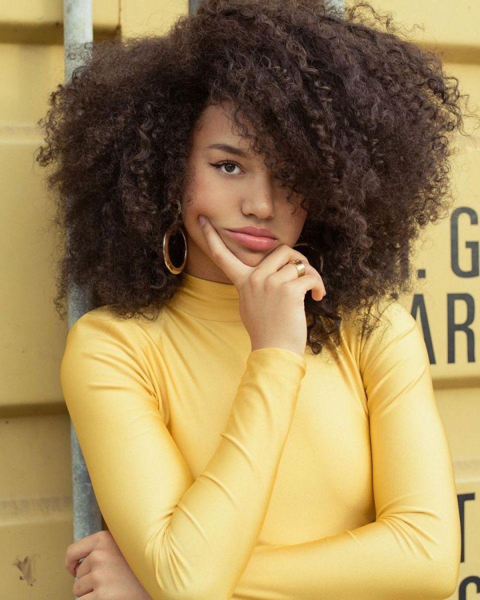 960x1200 Sofia Wylie wallpaper