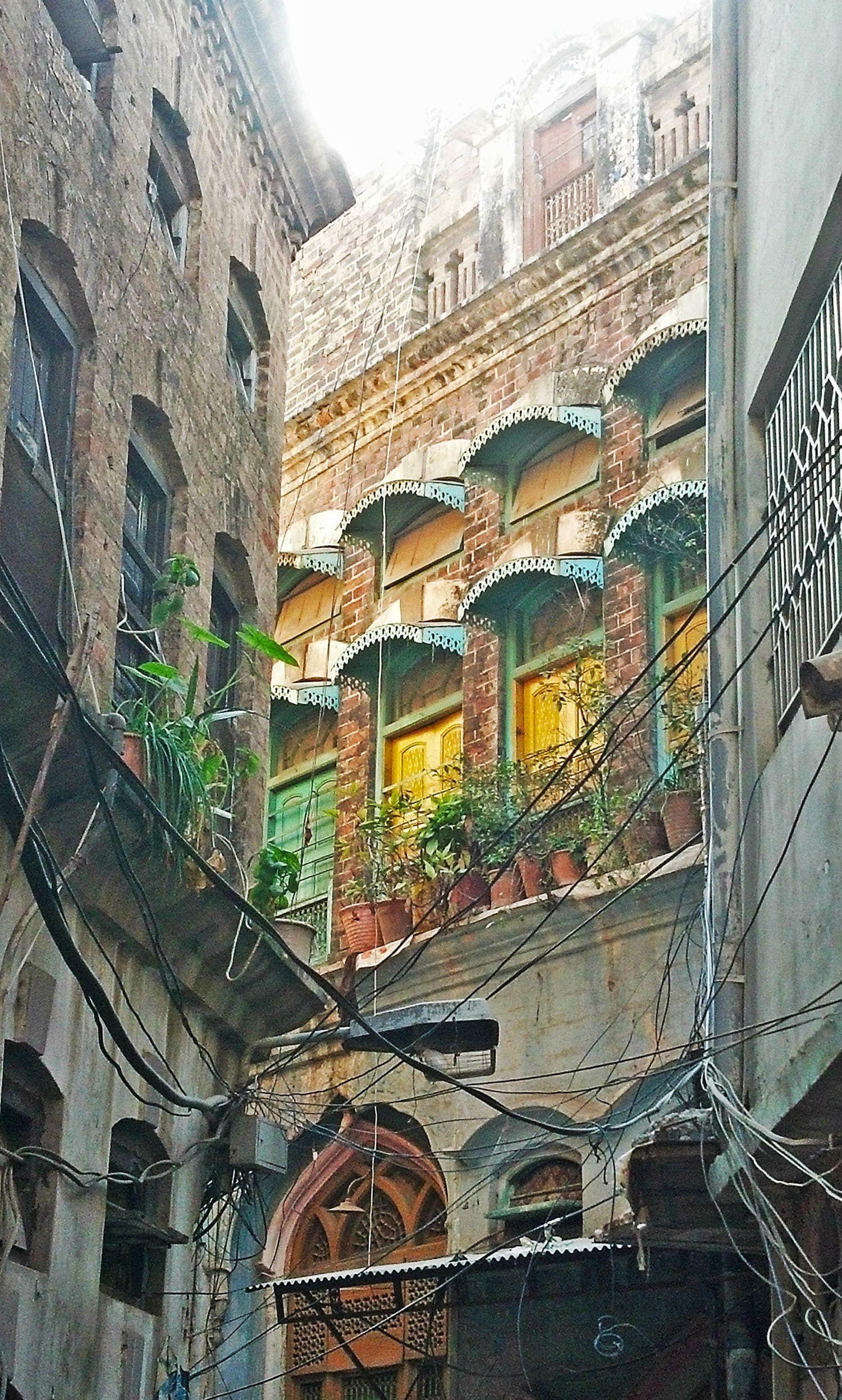 1500x2493 Walking through Rawalpindi's Bhabra Bazaar was a journey into a