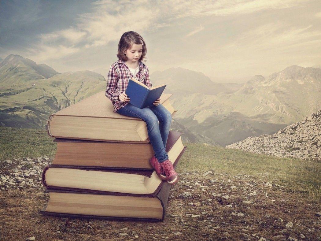 1050x788 Girls Reading Books Wallpaper