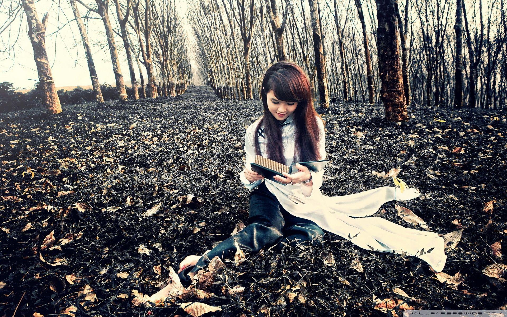 1920x1200 Girl Reading A Book Ultra HD Desktop Background Wallpaper for 4K