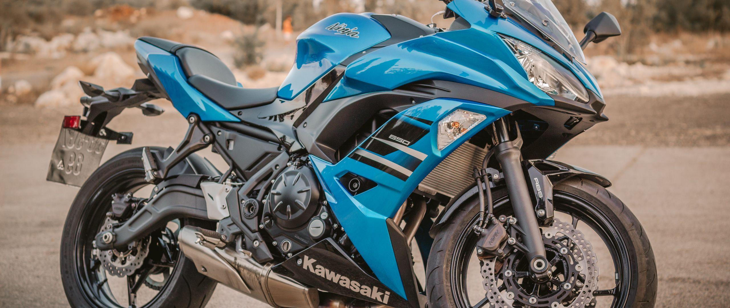 2560x1080 Download wallpaper 2560x1080 kawasaki, motorcycle, bike, engine