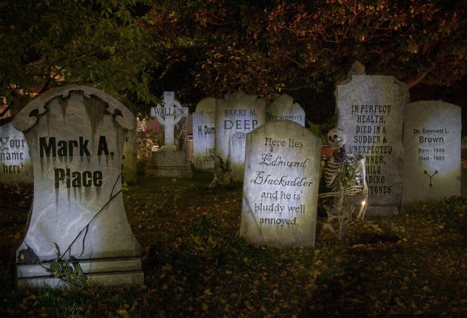 1600x1090 Creepy Graveyard Wallpaper