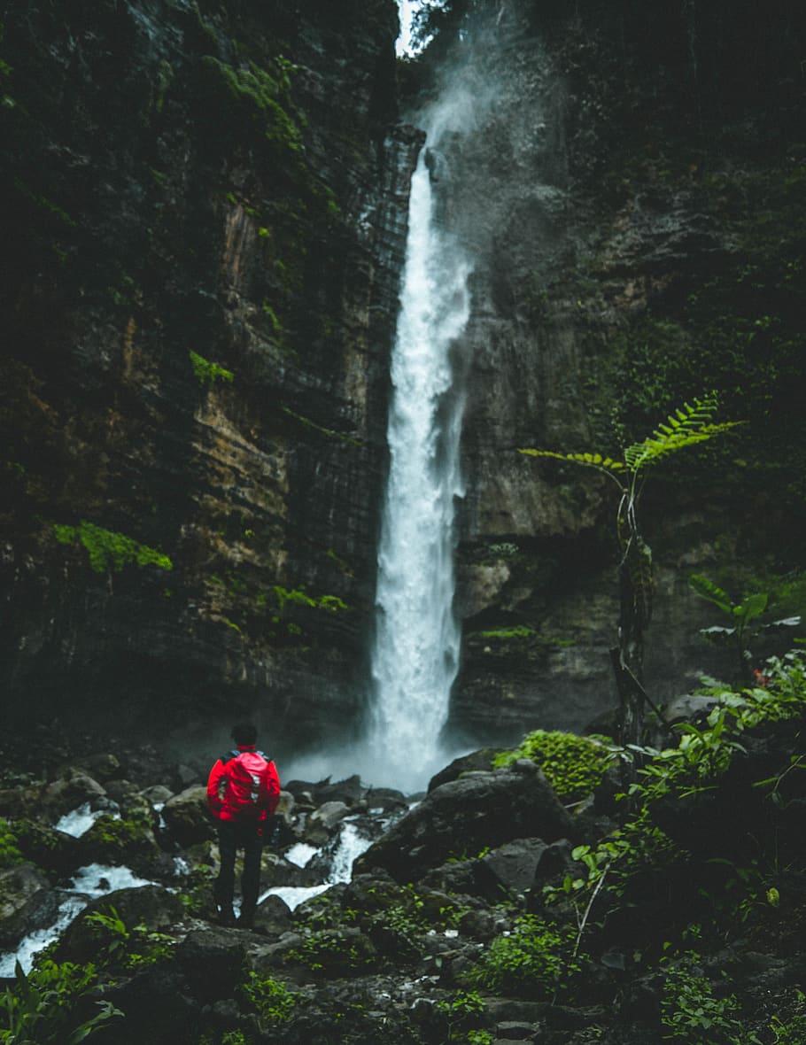 Hình nền HD 910x1180: indonesia, air terjun kapas biru, thác nước, phong cảnh https://wallpaperaccess.com/full/2882721.jpg