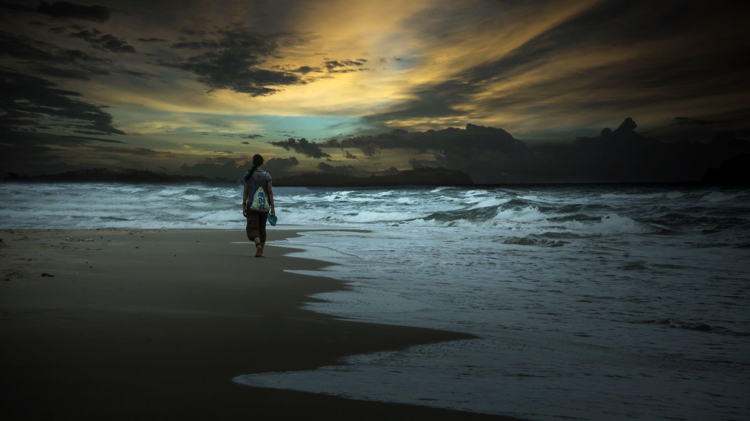 2560x1440 Wallpaper Night, sea, beach, girl 2560x1600 HD Picture, Image