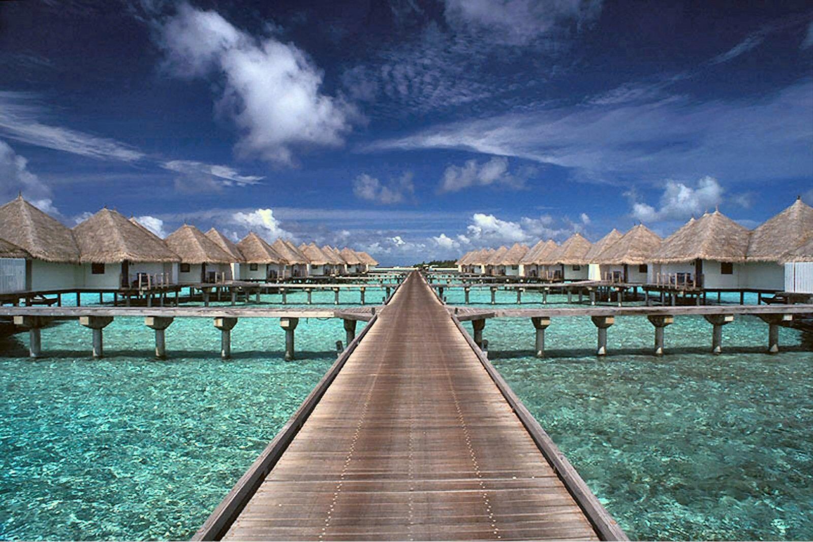 1600x1067 Boardwalk Tag wallpaper: Wonderful Boardwalk Early Morning Stores