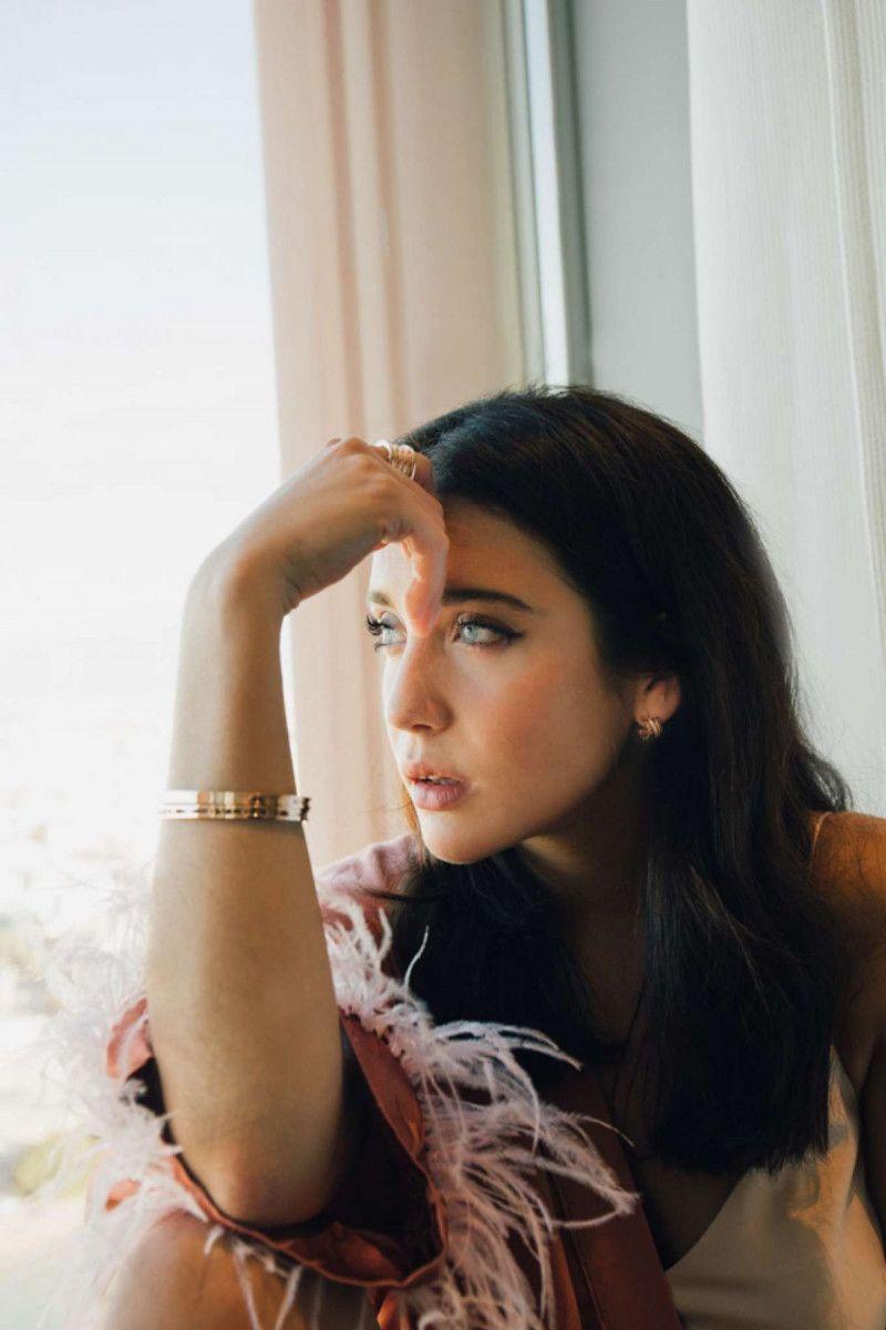 800x1200 Maria Pedraza wallpaper