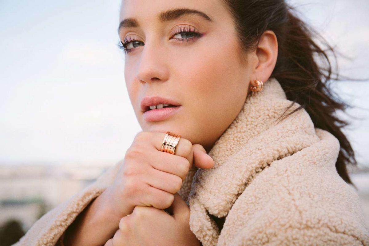 1200x800 Maria Pedraza wallpaper