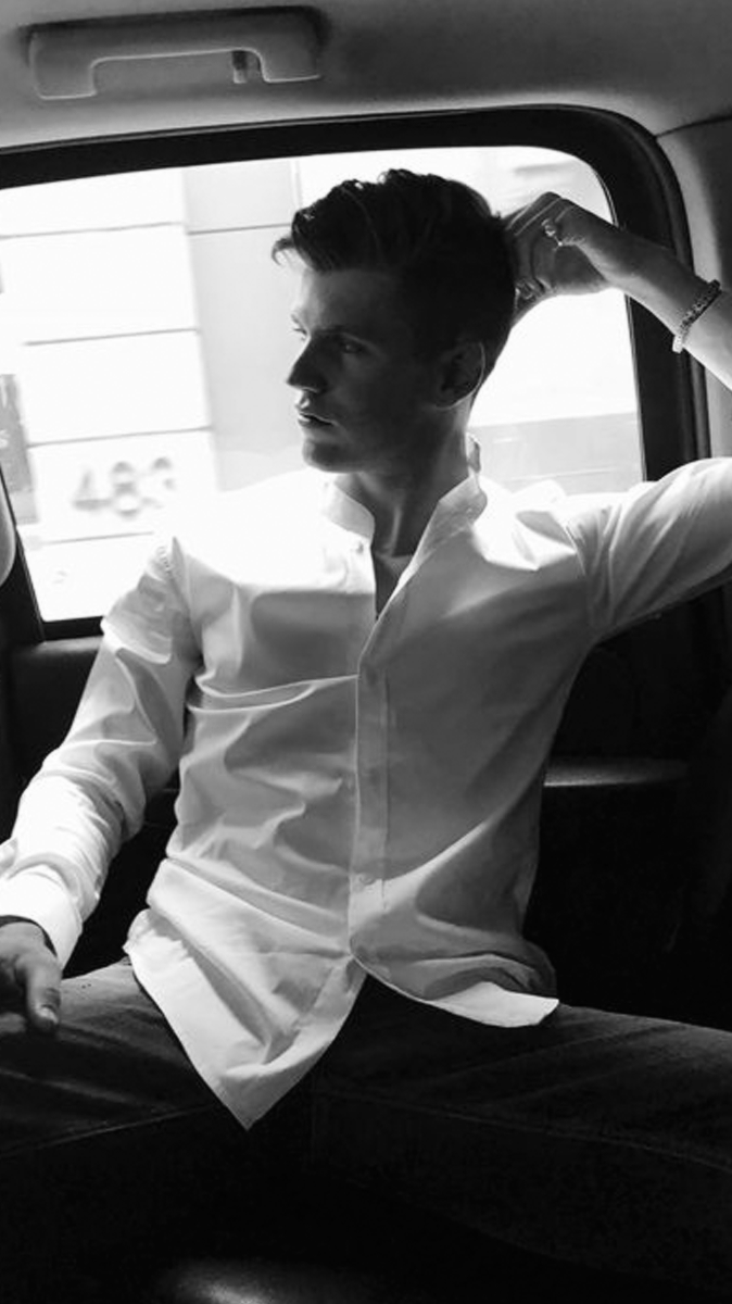 674x1200 miguel bernardeau wallpaper