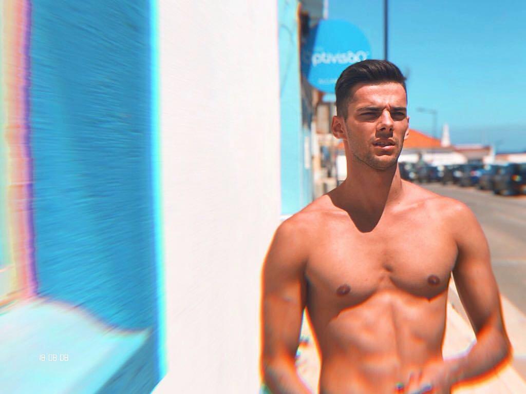 1024x768 Homem do dia: Álvaro Rico