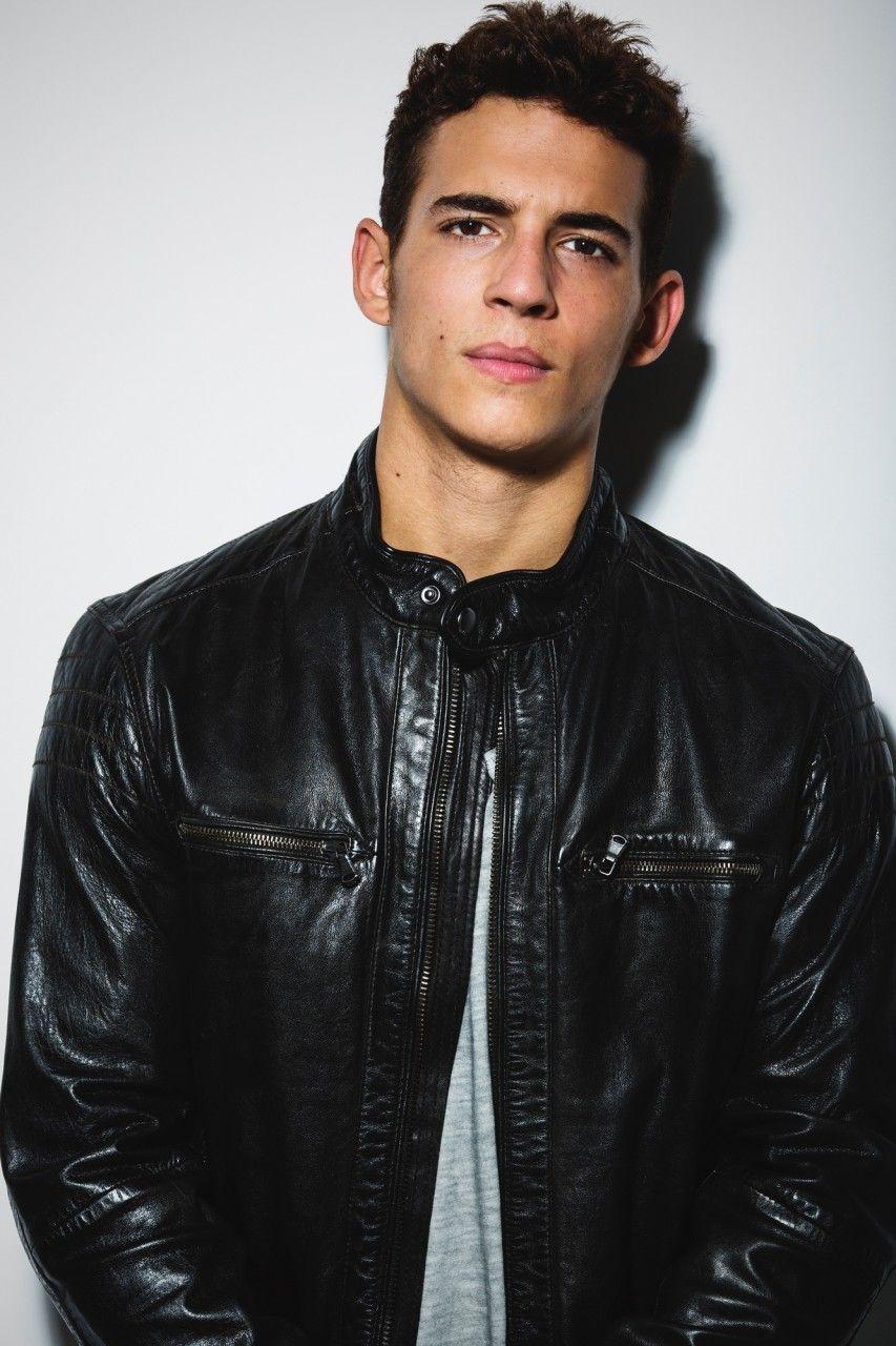 853x1280 Miguel Herrán Wallpaper