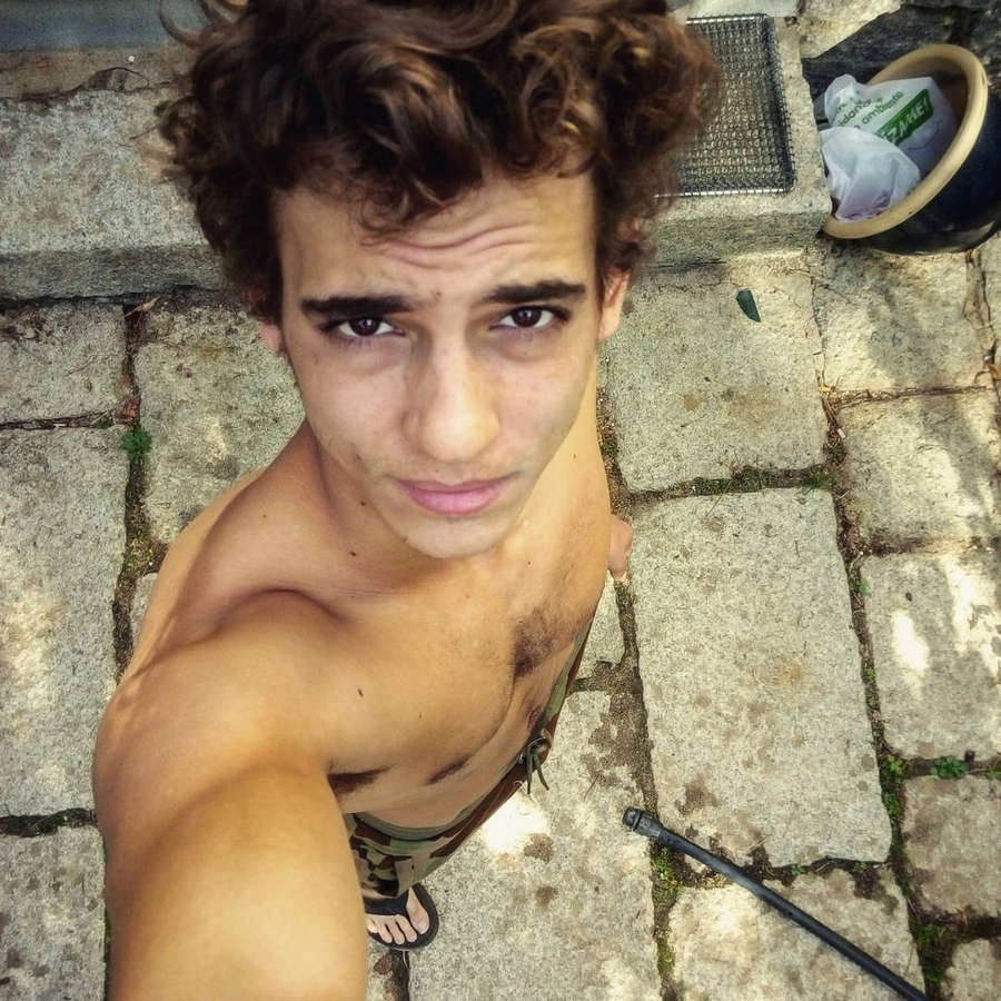 900x900 Miguel Herran Feet (14 photo) Celebrity Feet