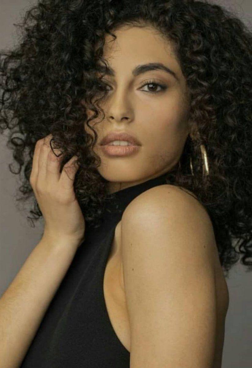 823x1200 Mina EL HAMMANI : Biography and movies
