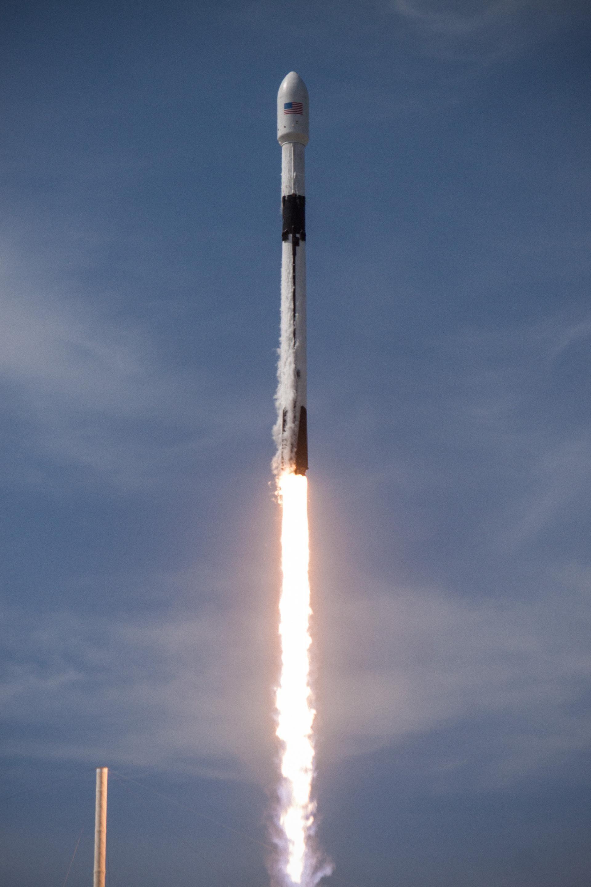 1920x2880 SpaceX Launch Of A Falcon 9 Block 5. Amos 17. Spacex, Spacex