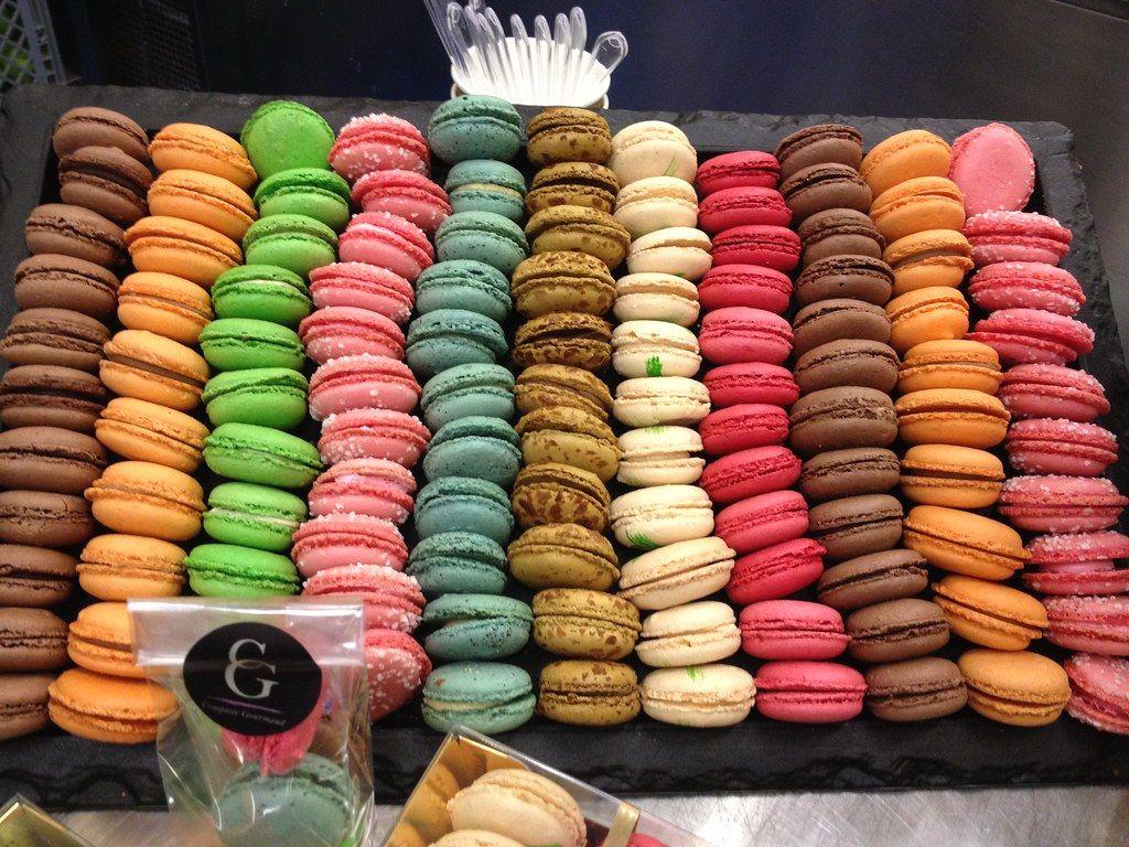 1024x768 Rainbow macaroons at Comptoir Gourmand