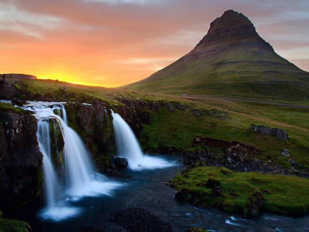 1024x768 Beautiful Sunset Mountain Wallpaper