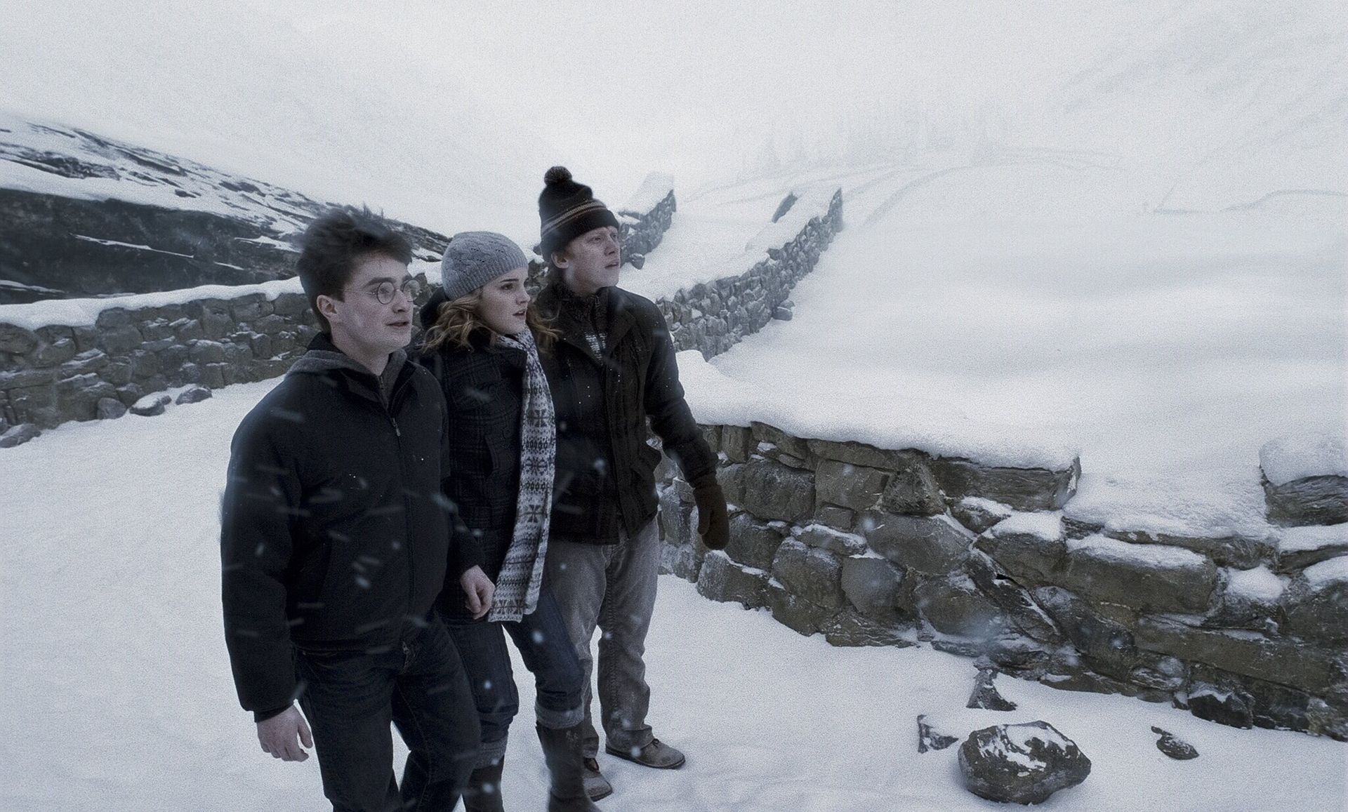 1920x1157 Harry, Ron & Hermione in Snow