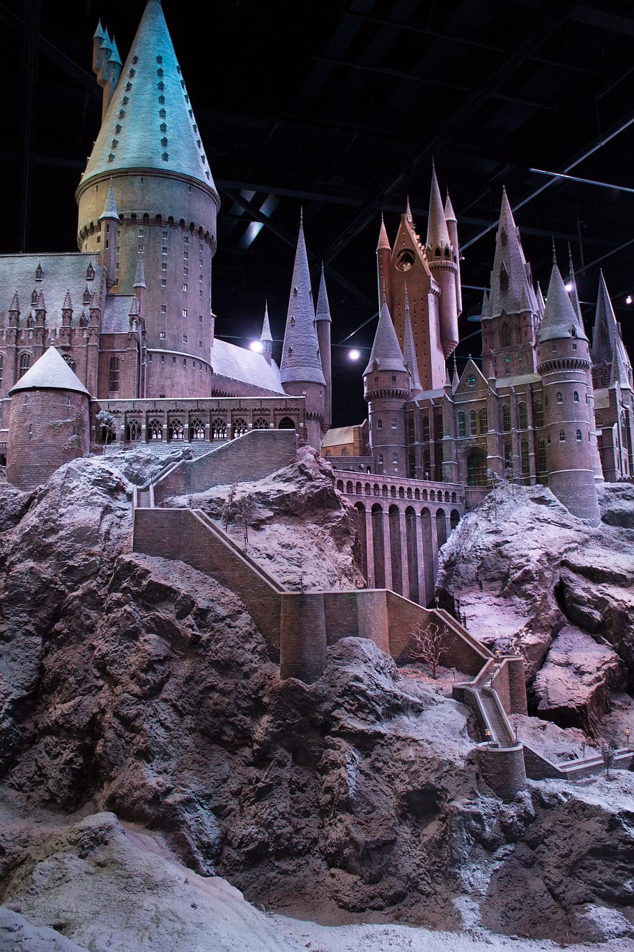 910x1365 Harry Potter, Hogwarts, Studio, London, architecture, night, famous Place, winter