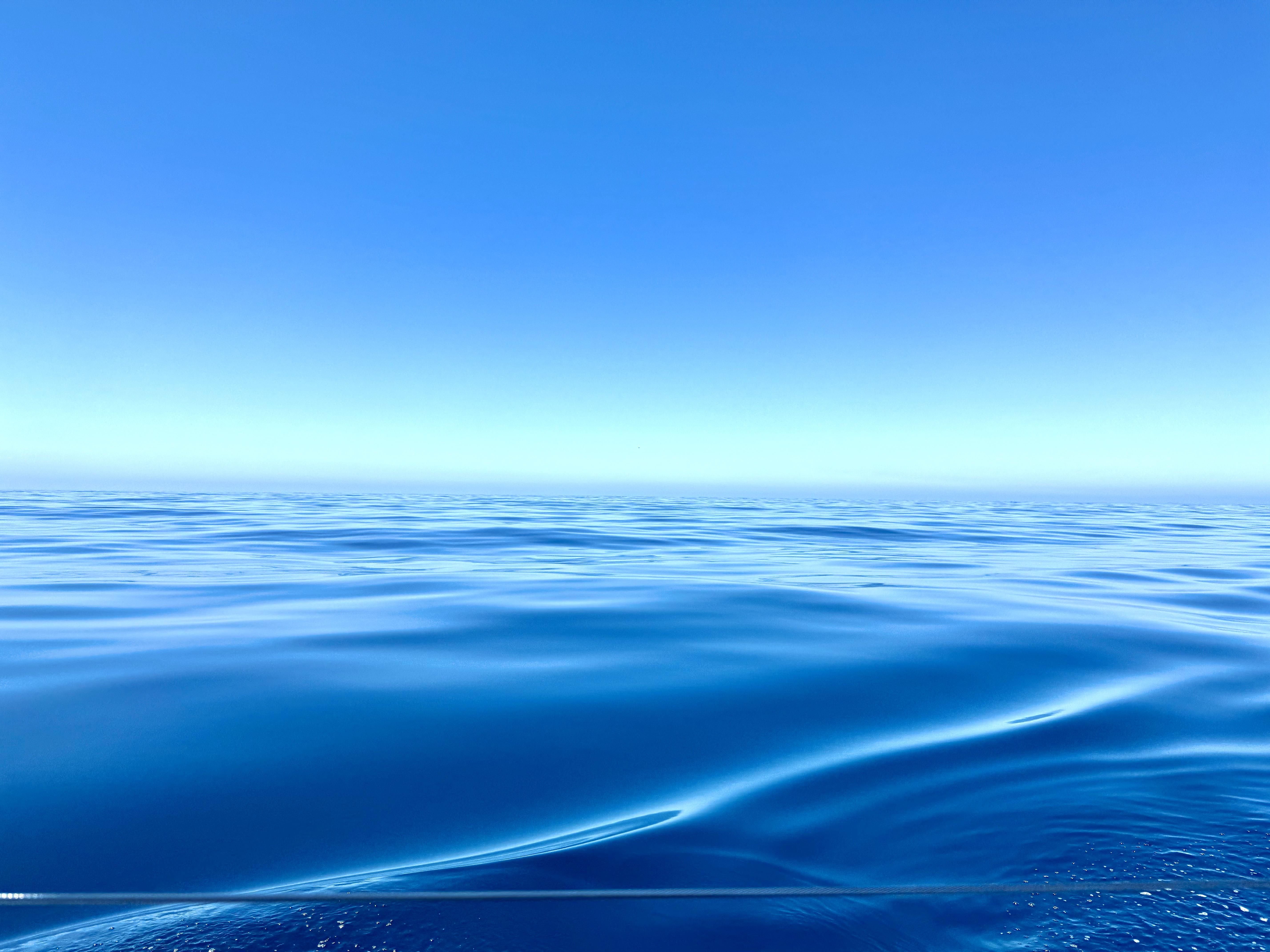 5712x4284 Dead calm