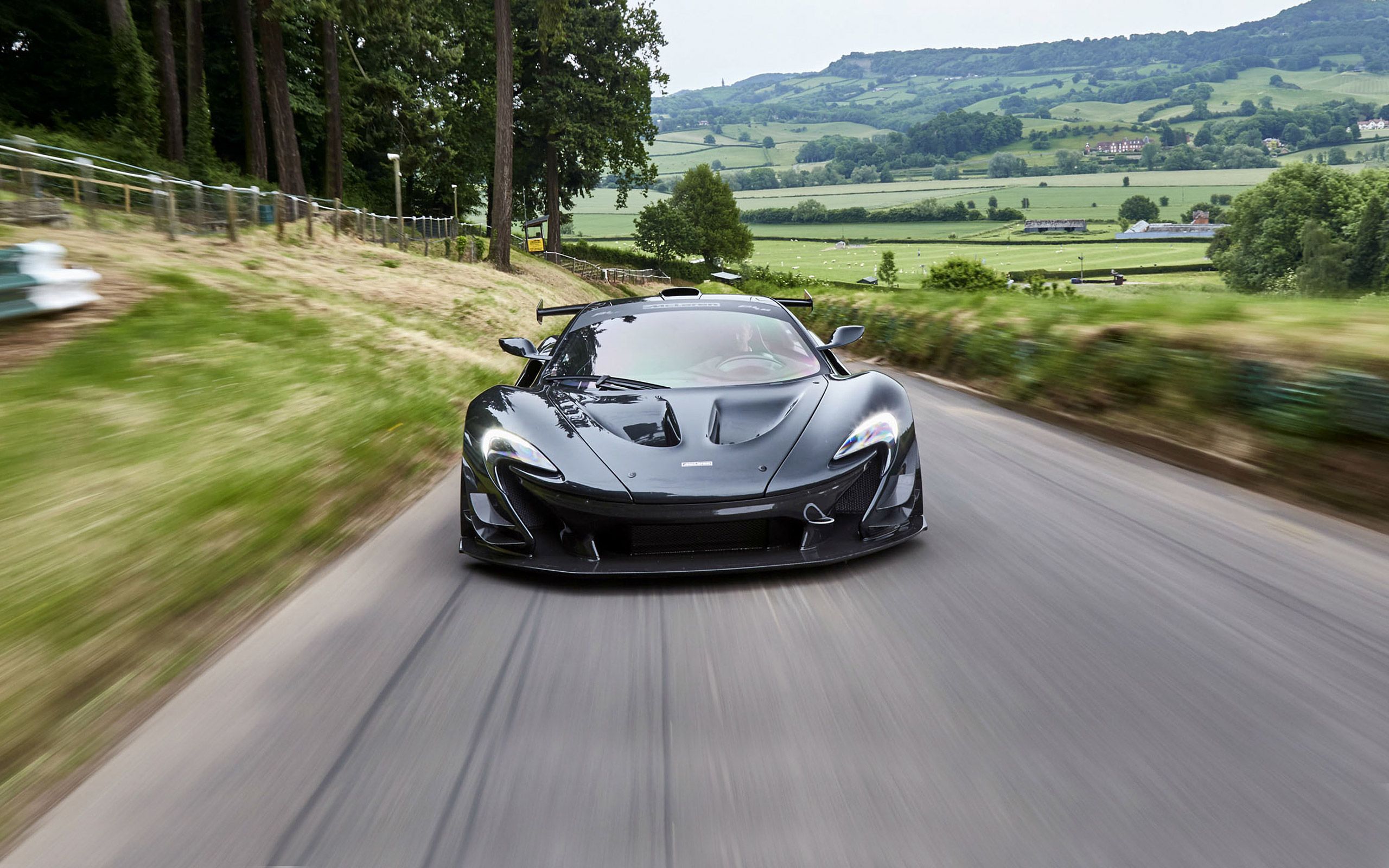 2560x1600 McLaren P1 LM Wallpaper