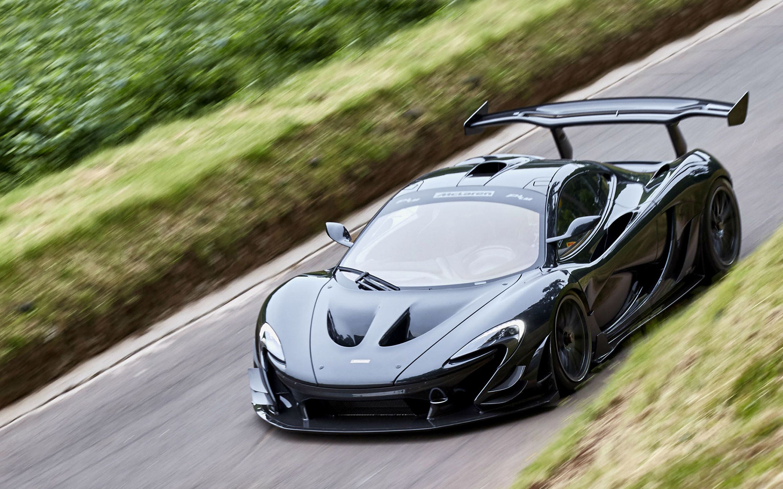2560x1600 McLaren P1 LM Wallpaper