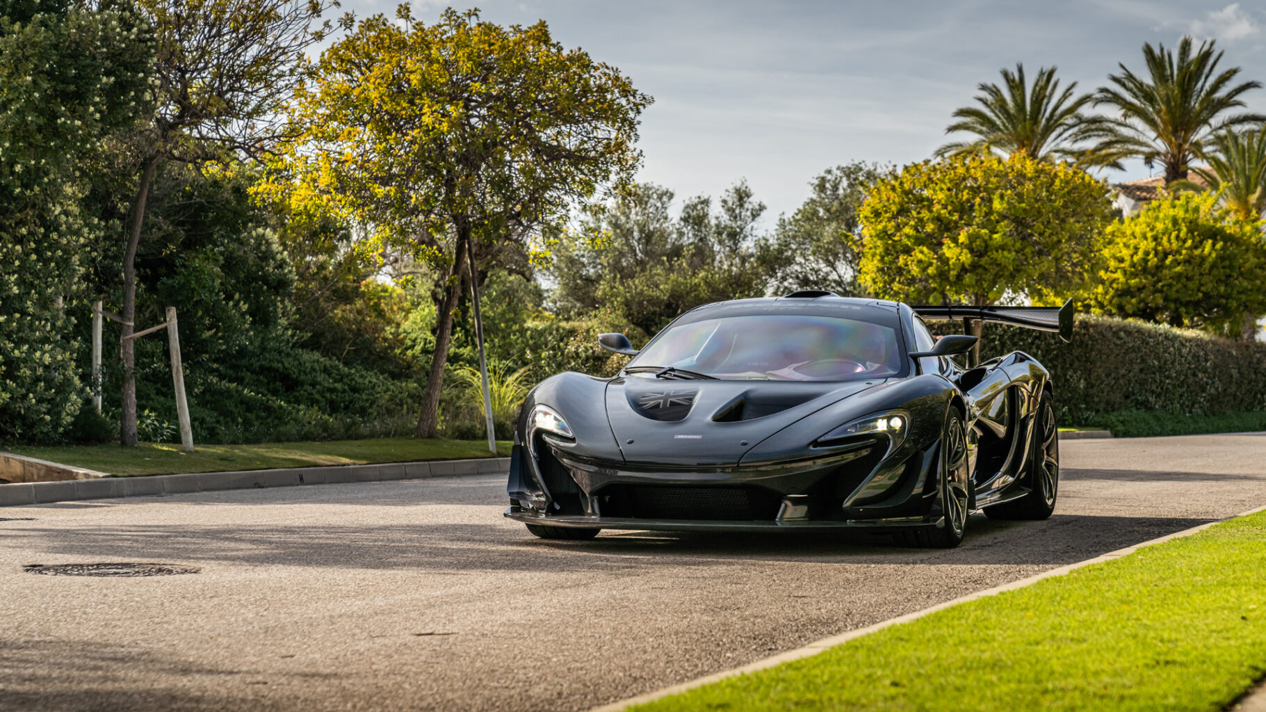 1821x1024 McLaren P1. White Label Spain