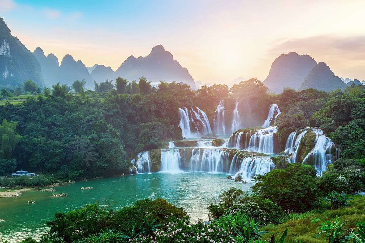1200x800 Stunning Nature Waterfall Wallpaper Malaysia