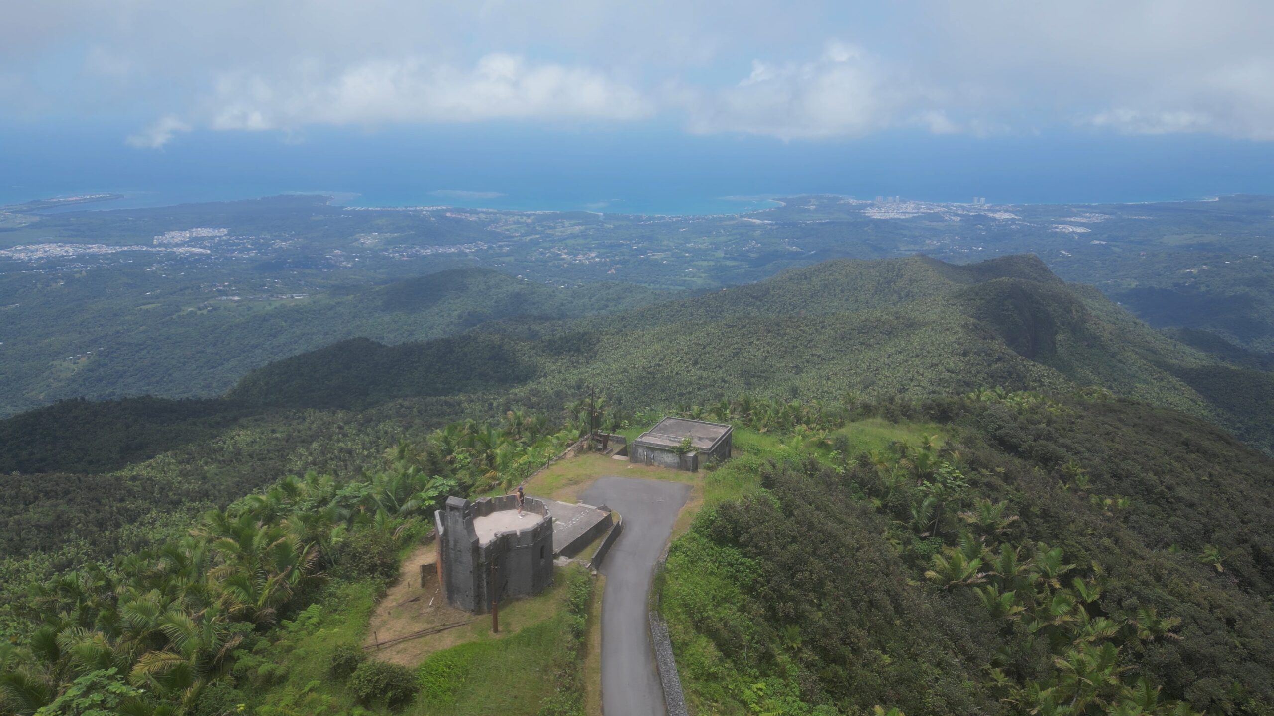 2560x1440 El Yunque Peak. El Yunque National Forest