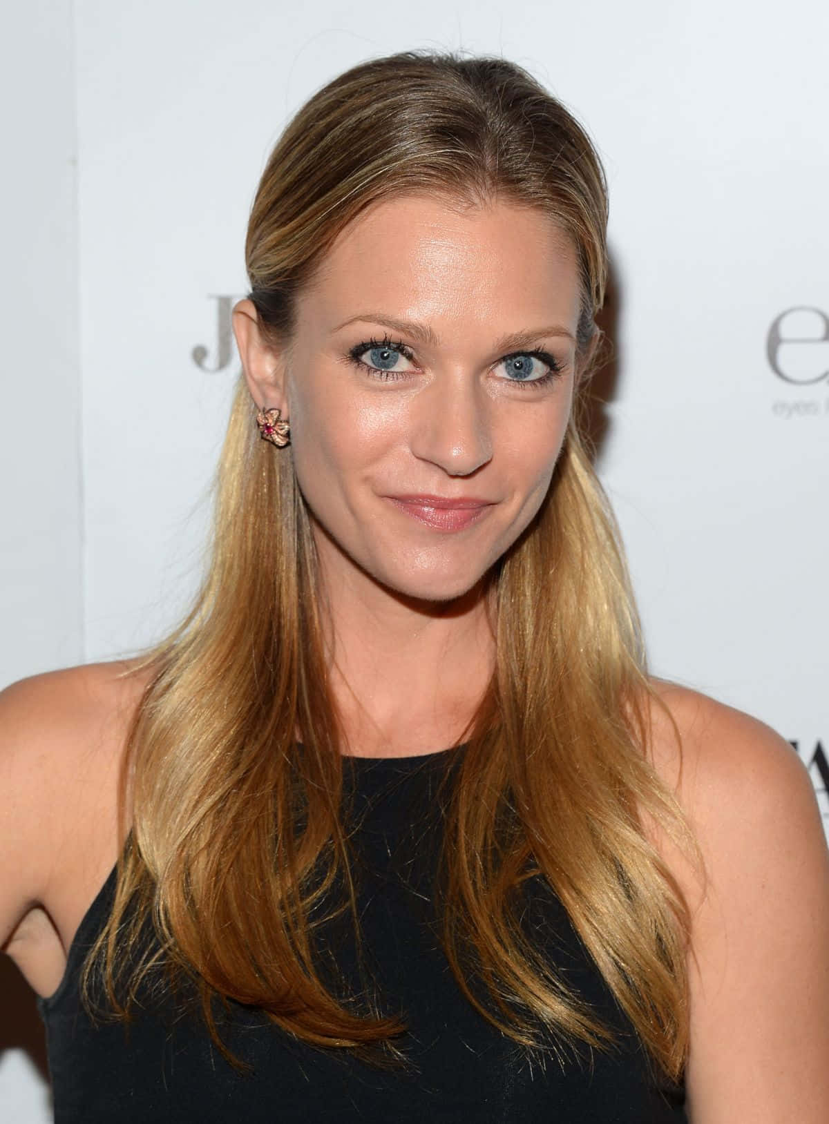 1200x1628 Download Stunning AJ Cook posing in an elegant photohoot Wallpaper