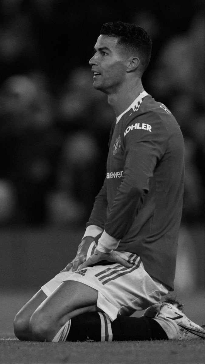 675x1200 Cr7 black wallpaper. Ronaldo black wallpaper, Ronaldo in the dark, Footballer