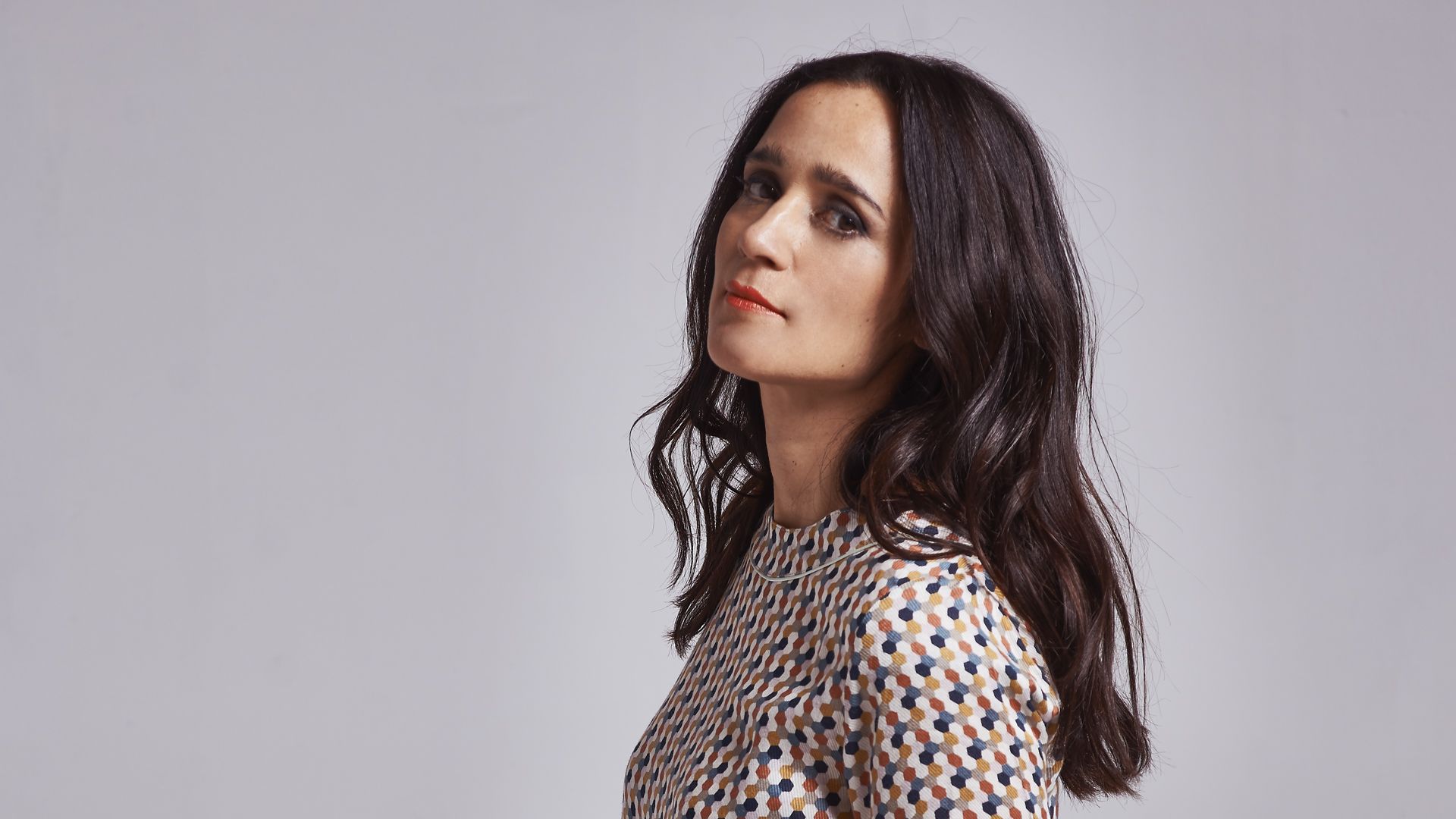 1920x1080 Julieta Venegas se inspiró en cosas de la vida para componer su álbum 'Algo Sucede'