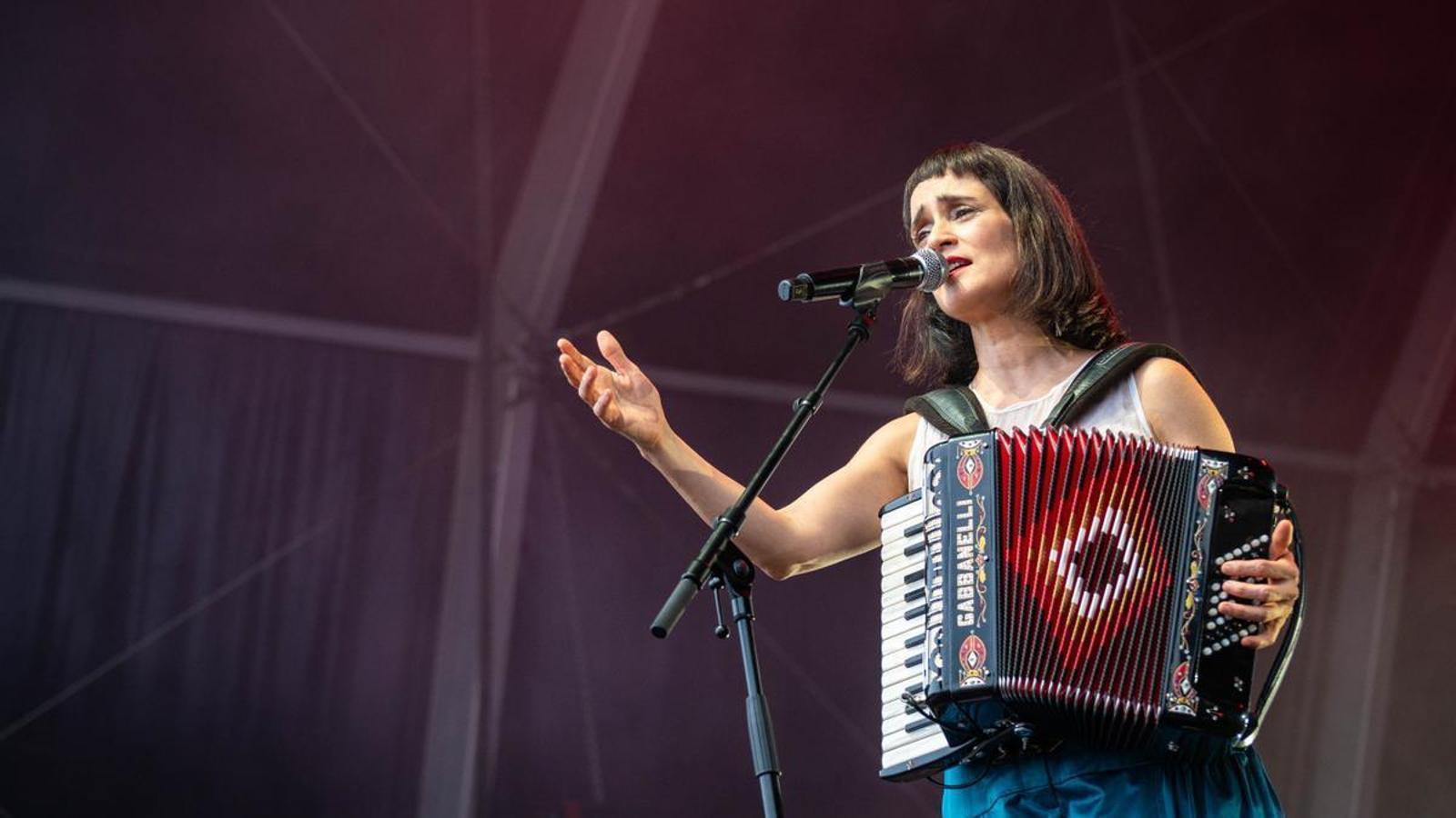 1600x900 Julieta Venegas, himnes de despit abans de la pluja al Vida Festival