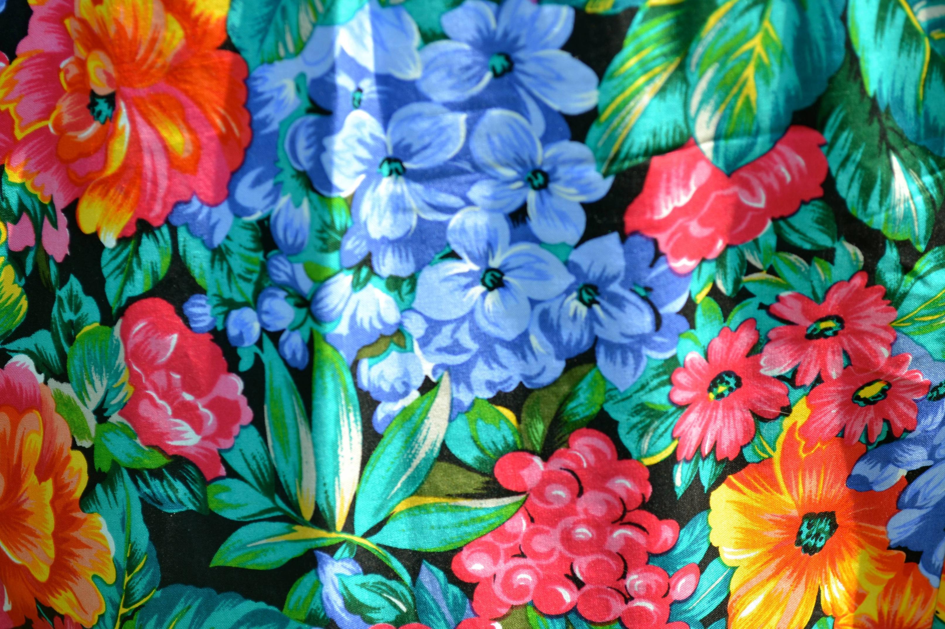 3226x2150 Free download Hawaiian Flowers Wallpaper [3226x2150] for your Desktop, Mobile & Tablet. Explore Hawaiian Print Wallpaper. Vintage Hawaiian Wallpaper, Tropical Print Wallpaper, Tropical Print Wallpaper for Walls