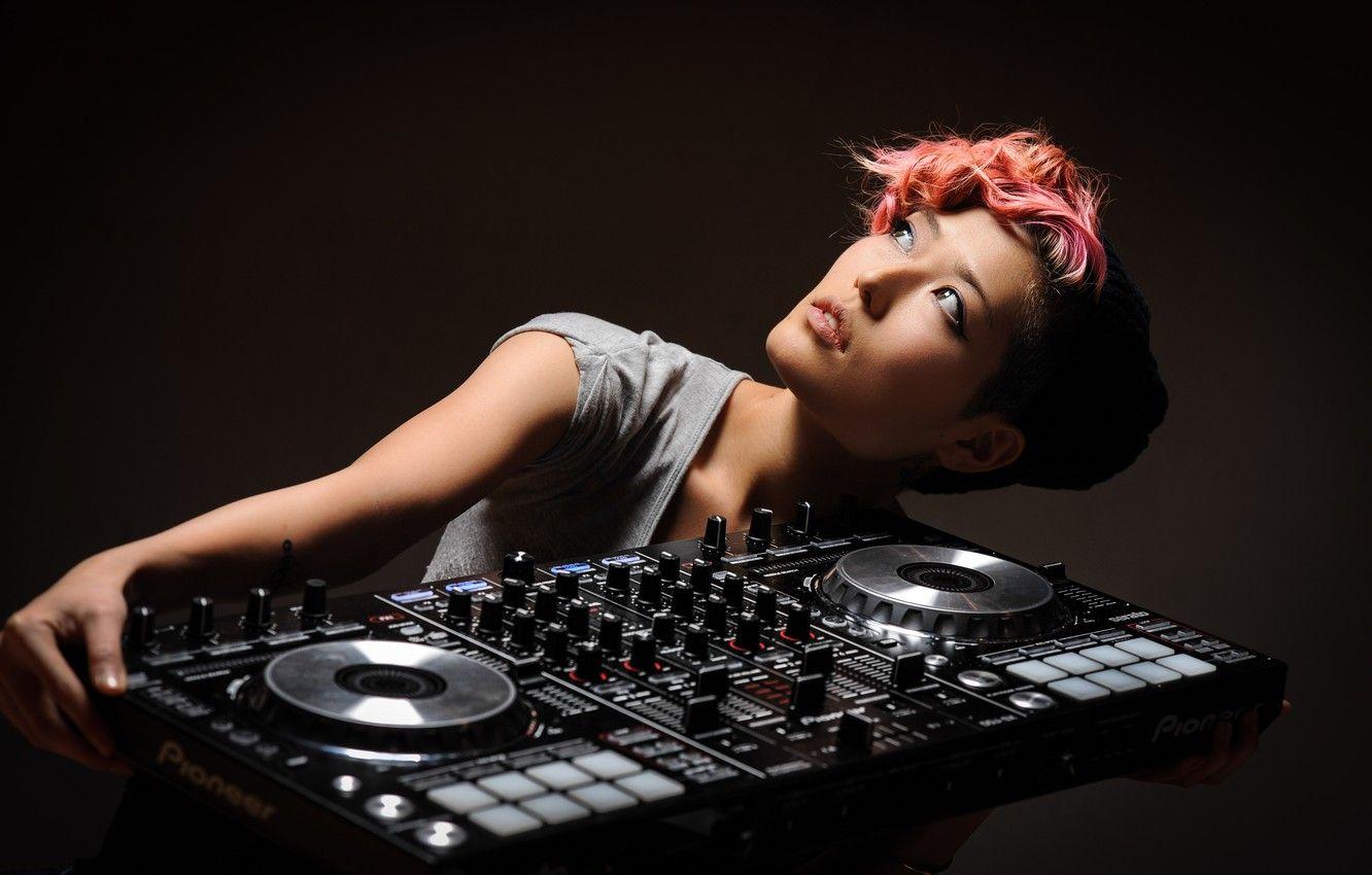 1332x850 Wallpaper girl, remote, DJ image for desktop, section музыка