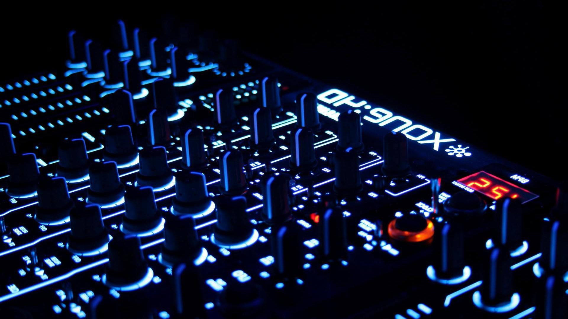 1920x1080 DJ Desktop Wallpaper