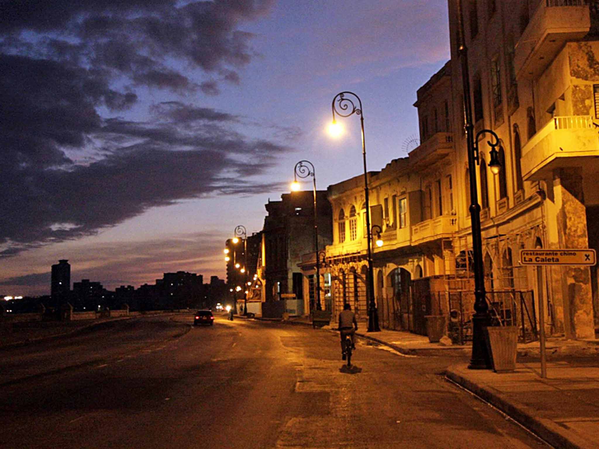 2048x1536 Habana Wallpaper Havana At Night Wallpaper