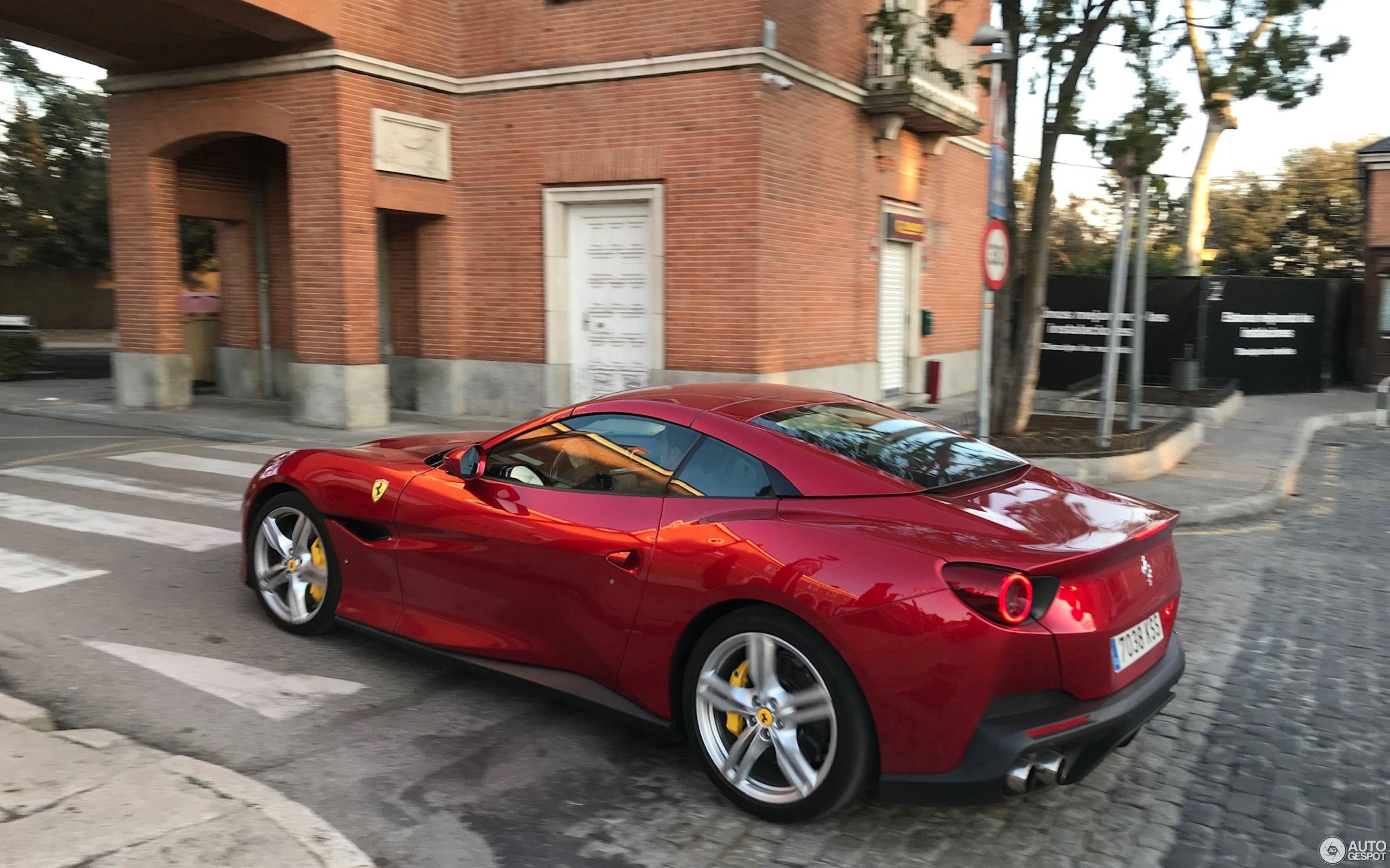 2880x1800 Ferrari Portofino Toy (Dengan gambar)