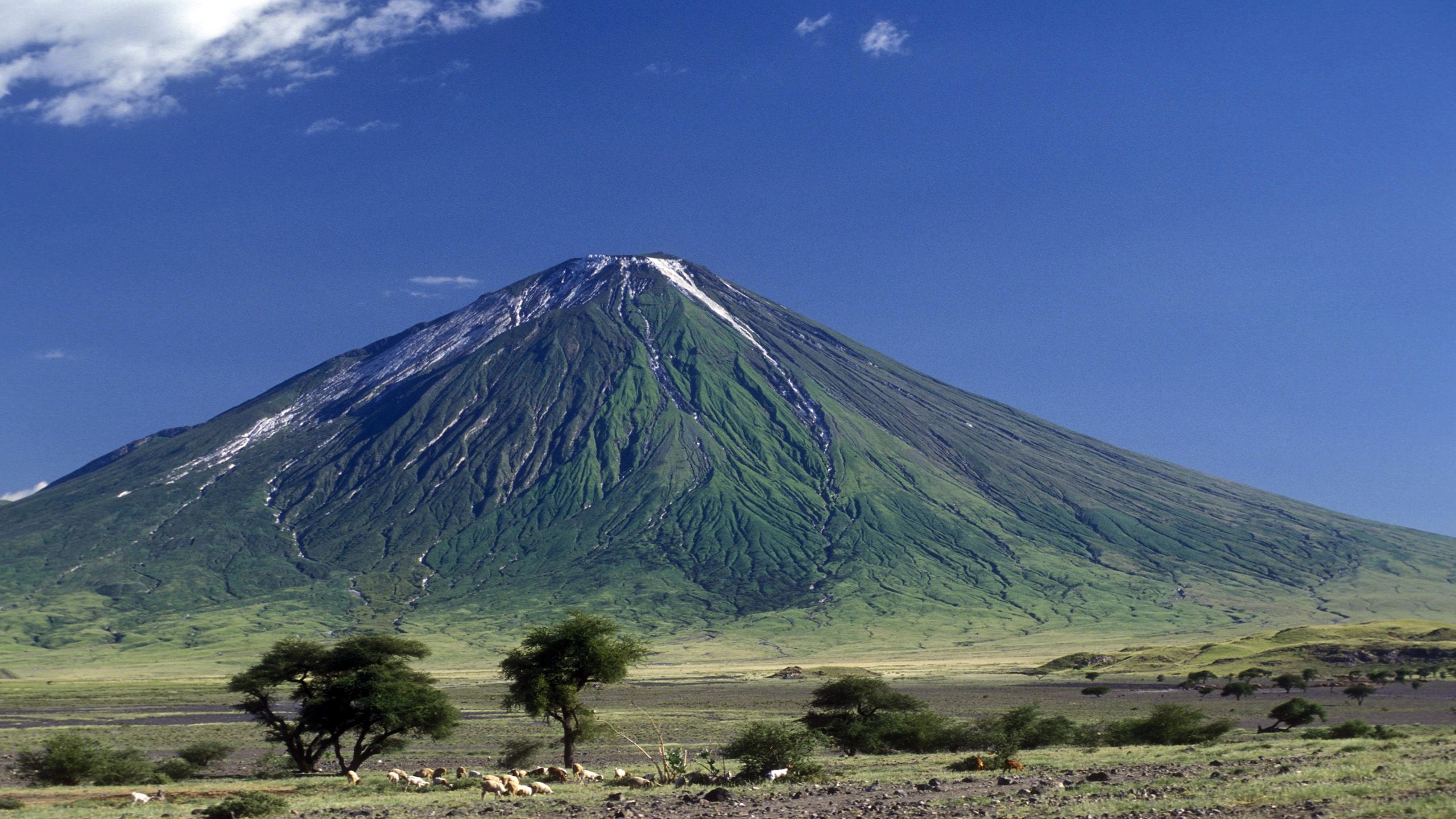2560x1440 Mauna Kea Wallpaper
