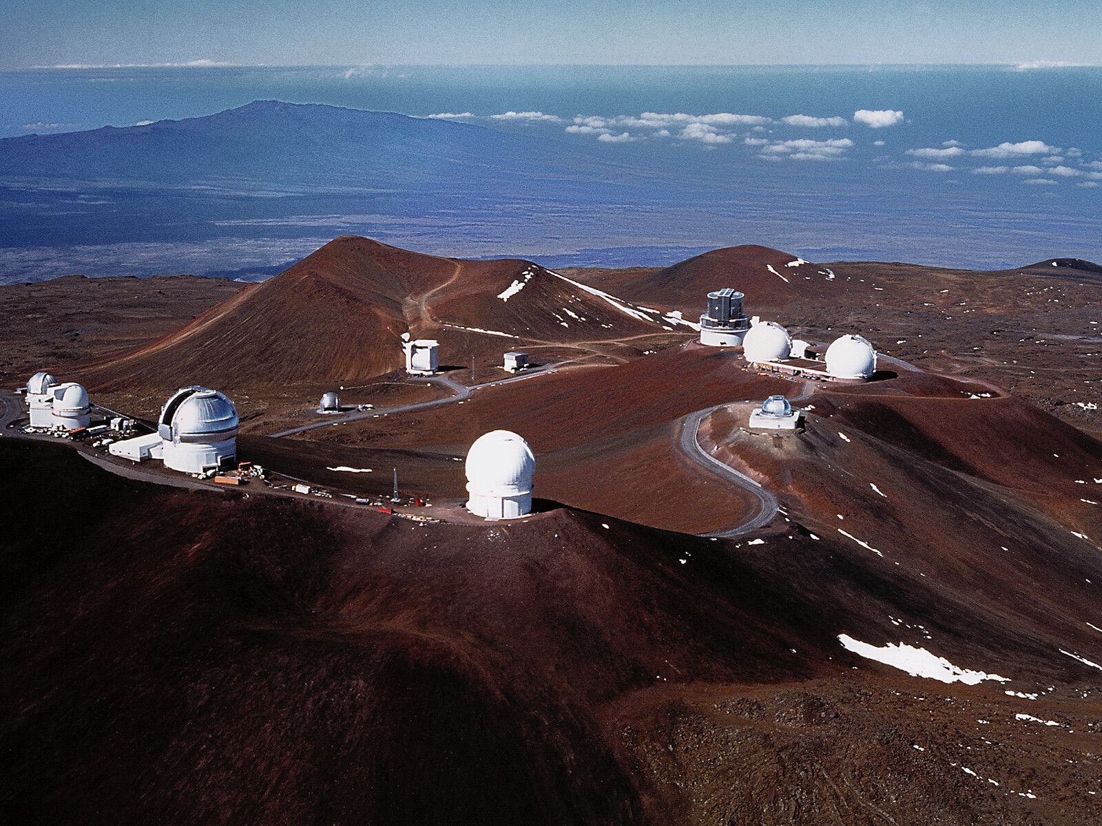 1600x1200 Aerial view of Mauna Kea