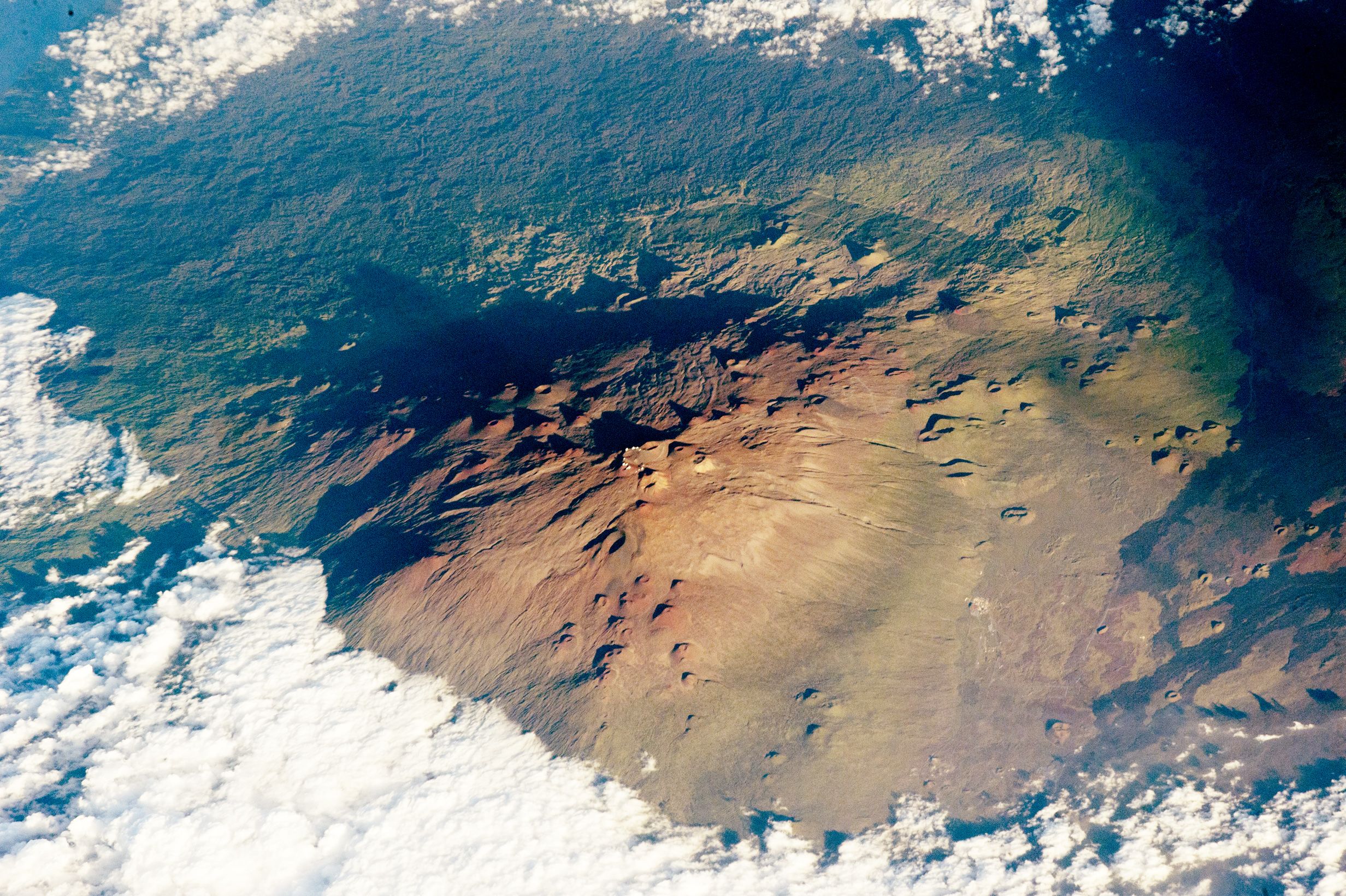2464x1640 Mauna Kea Volcano, Hawaii