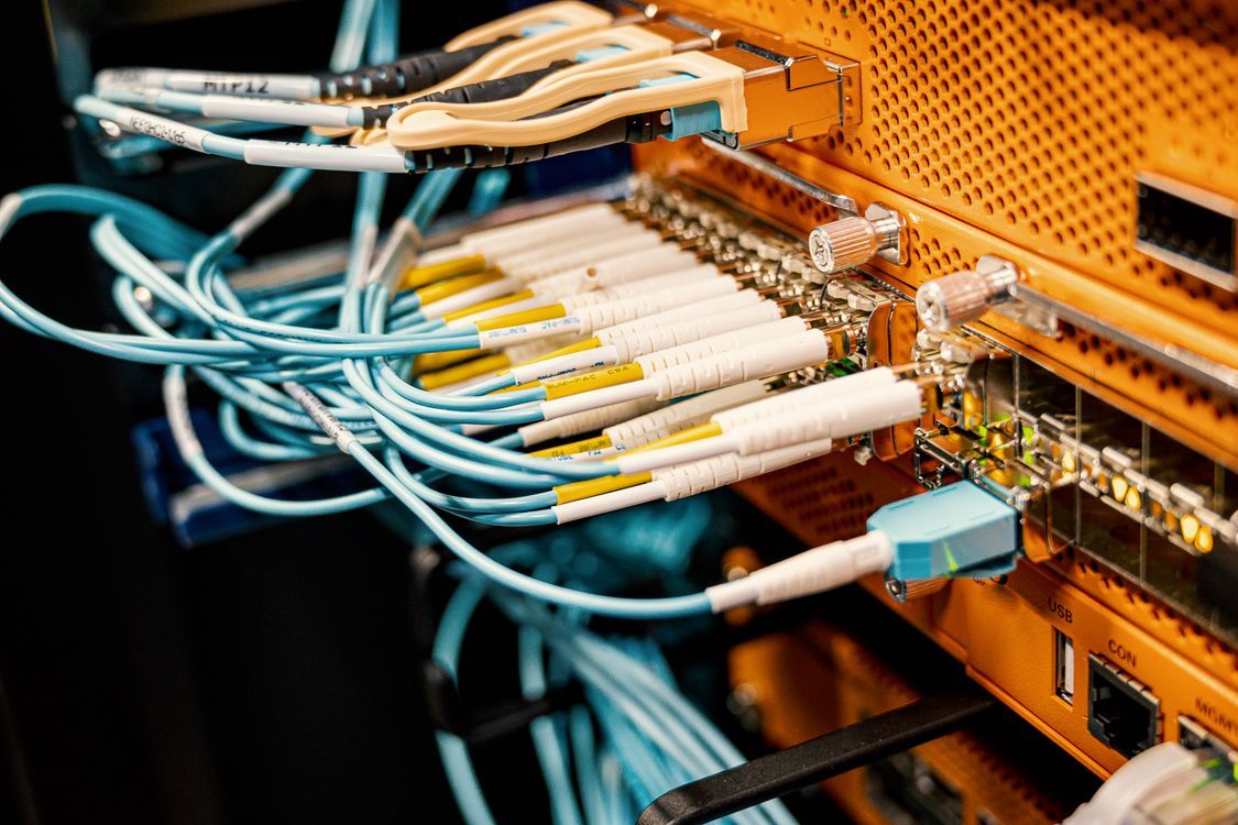 1125x750 Structured cabling system with numerous network cables · Free