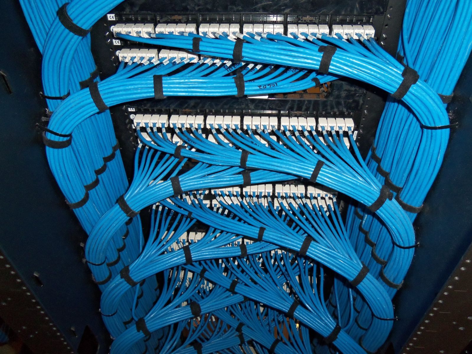 1600x1200 IT Network Cabling Installation UK: A Guide for Businesses Monde Communications