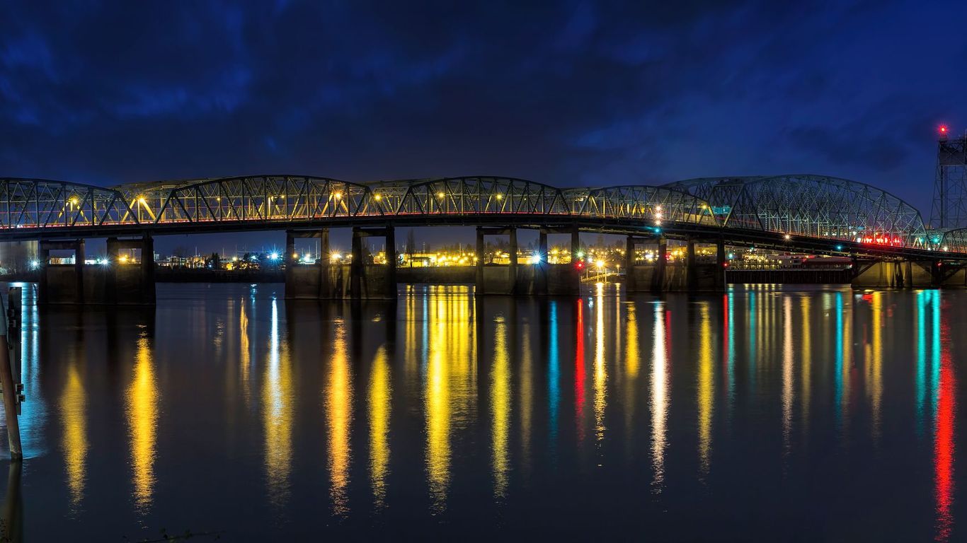 1366x768 Vancouver vacation packages from $349
