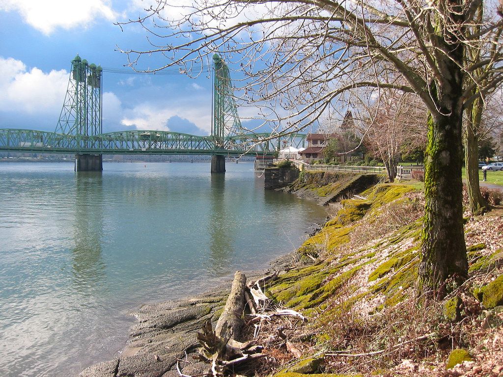 1024x768 Columbia River, Vancouver WA. View down the Columbia River