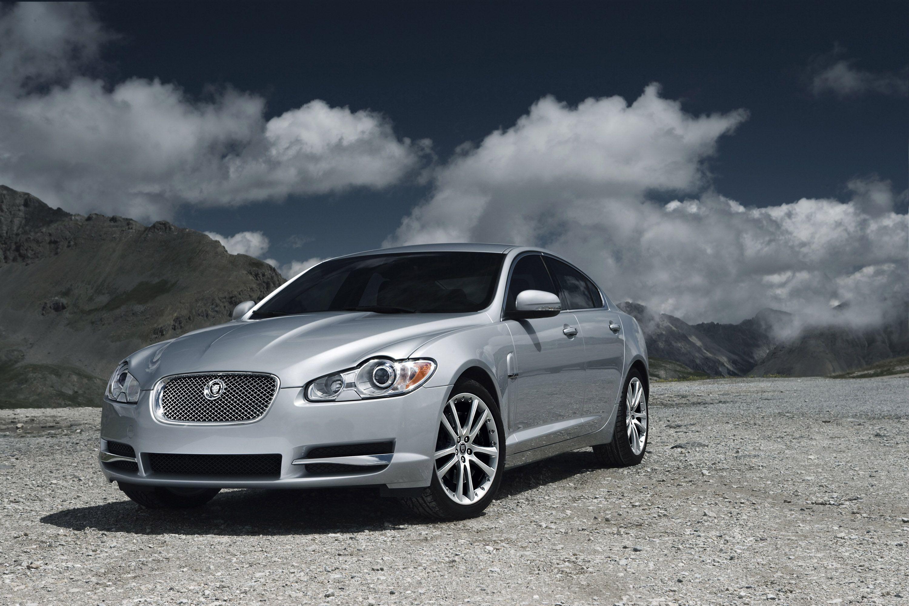 3000x2000 Jaguar XF HD Wallpaper