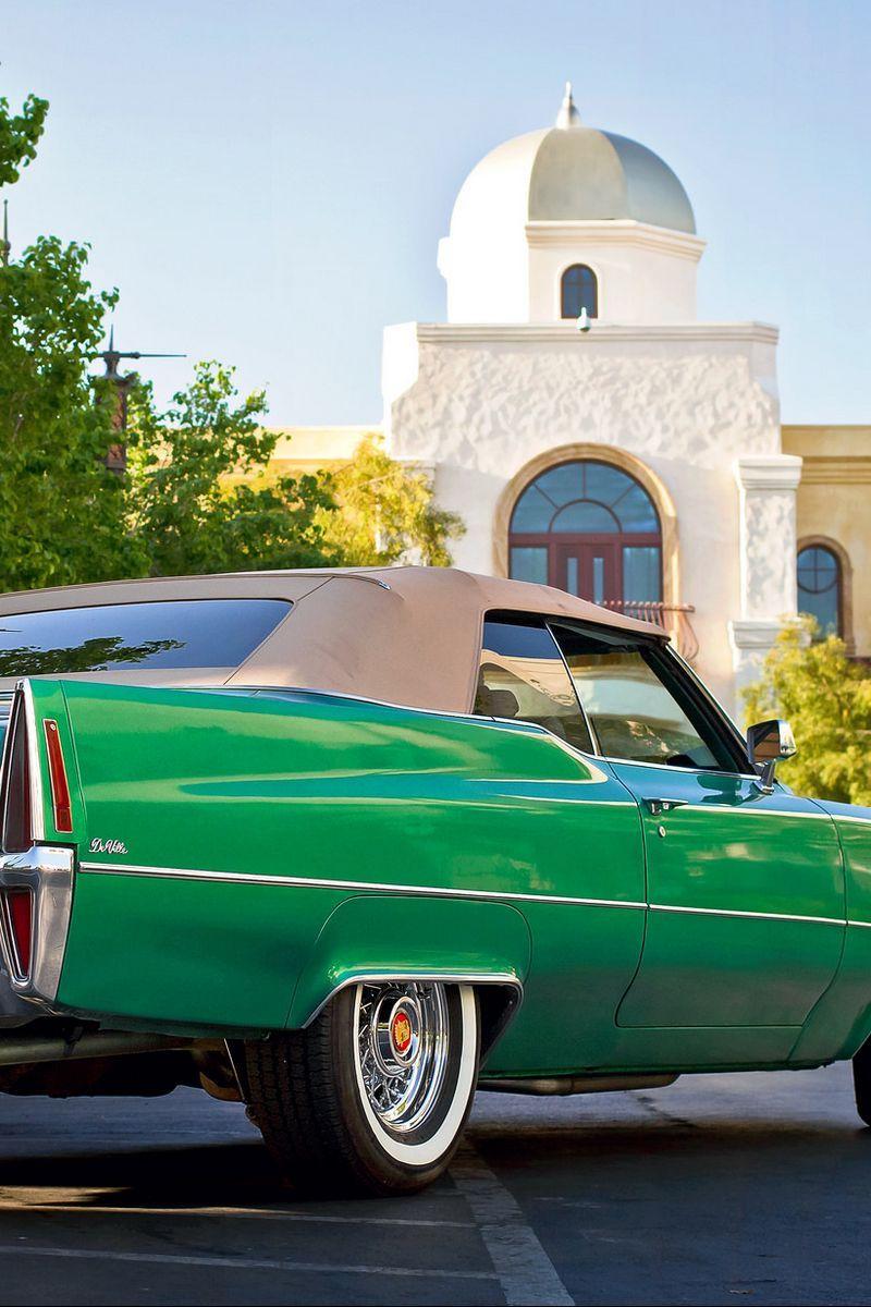 800x1200 Download wallpaper 800x1200 cadillac, de ville, convertible, 1970