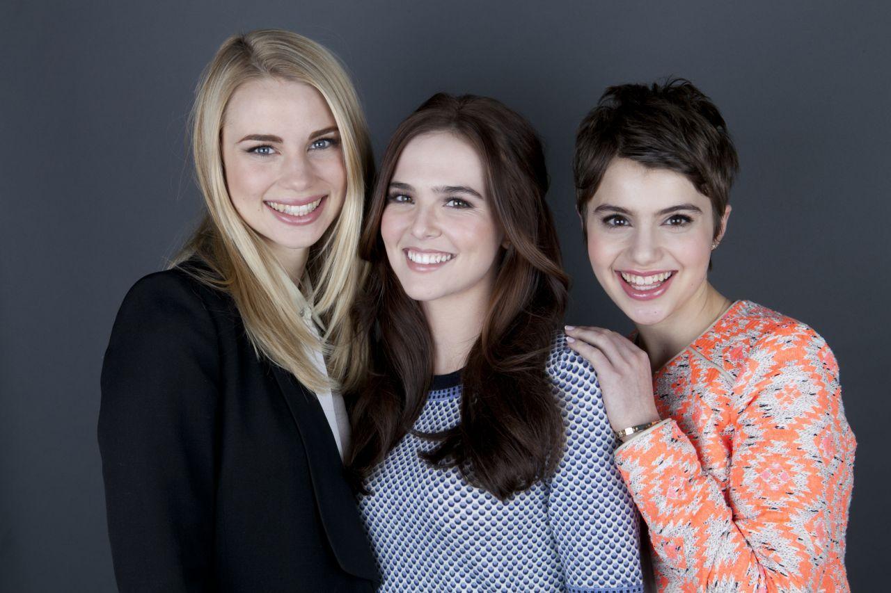 1280x853 Lucy Fry, Zoey Deutch and Sami Gayle ACADEMY Cast Portraits